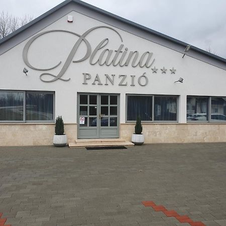Platina Panzio*** Bed & Breakfast Újhartyán Eksteriør bilde