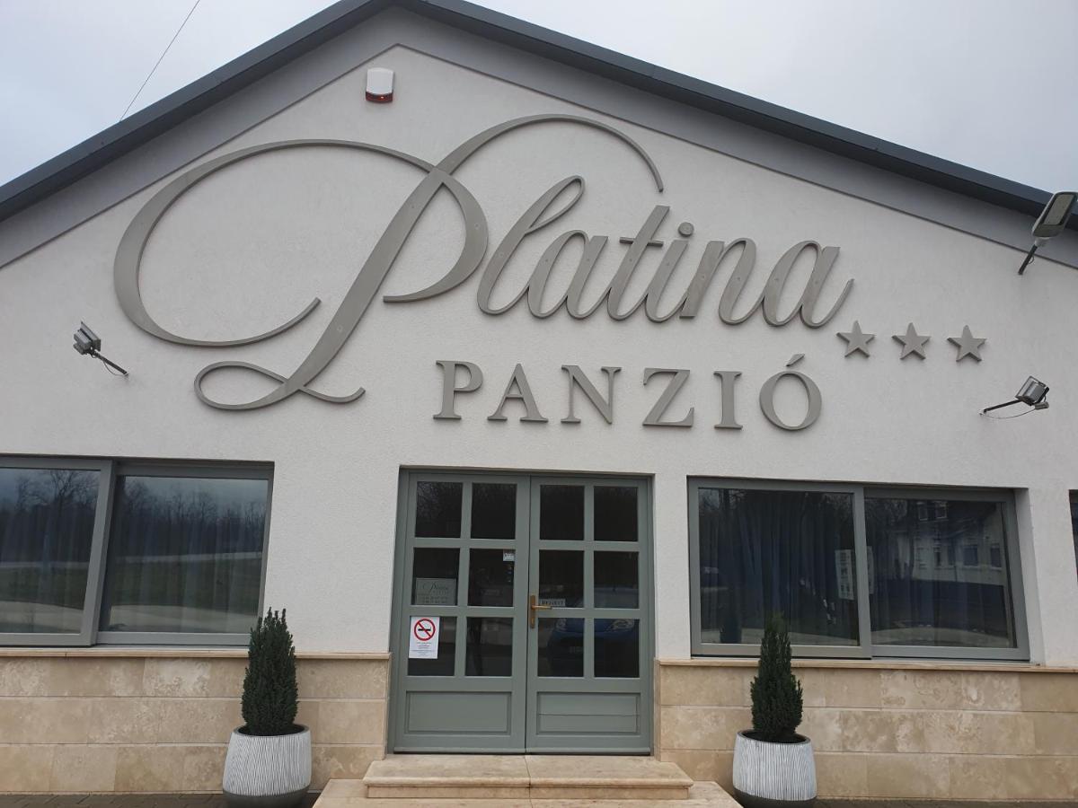 Platina Panzio*** Bed & Breakfast Újhartyán Eksteriør bilde