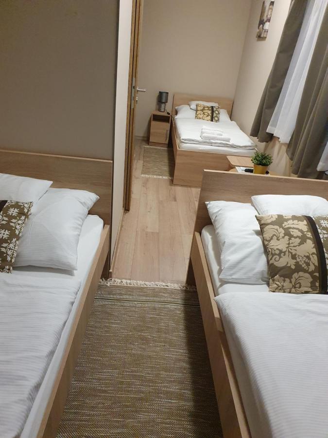 Platina Panzio*** Bed & Breakfast Újhartyán Eksteriør bilde