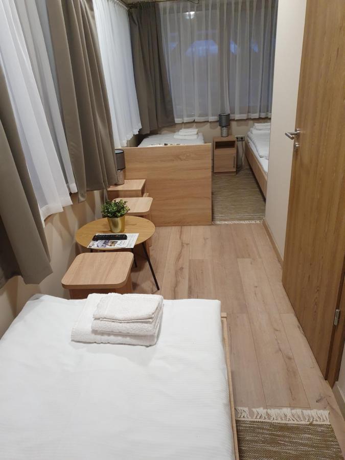 Platina Panzio*** Bed & Breakfast Újhartyán Eksteriør bilde