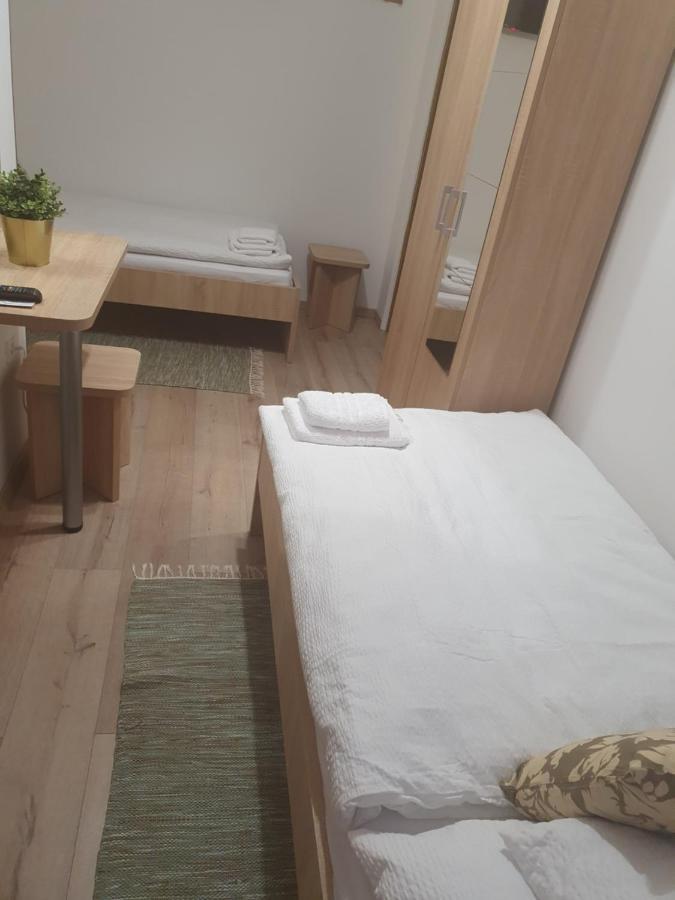 Platina Panzio*** Bed & Breakfast Újhartyán Eksteriør bilde