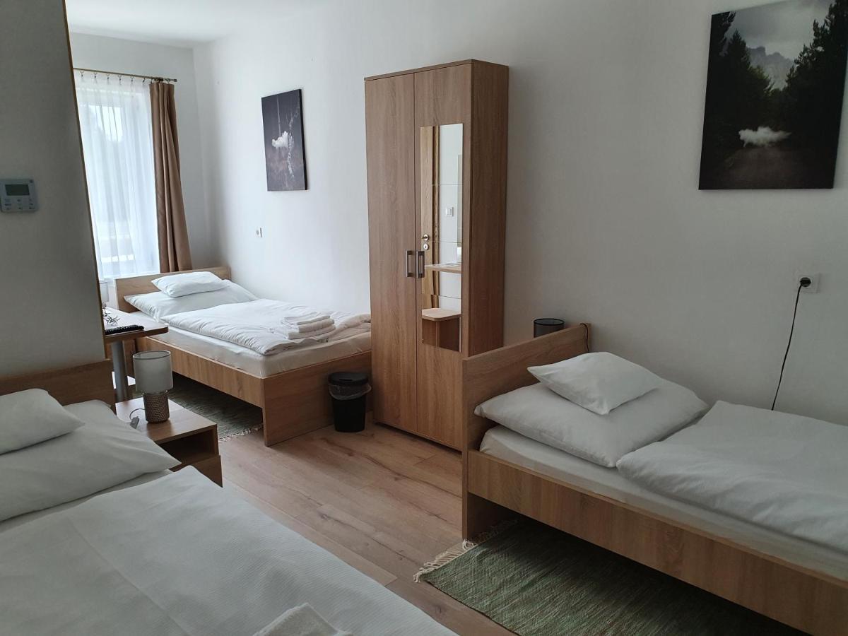 Platina Panzio*** Bed & Breakfast Újhartyán Eksteriør bilde